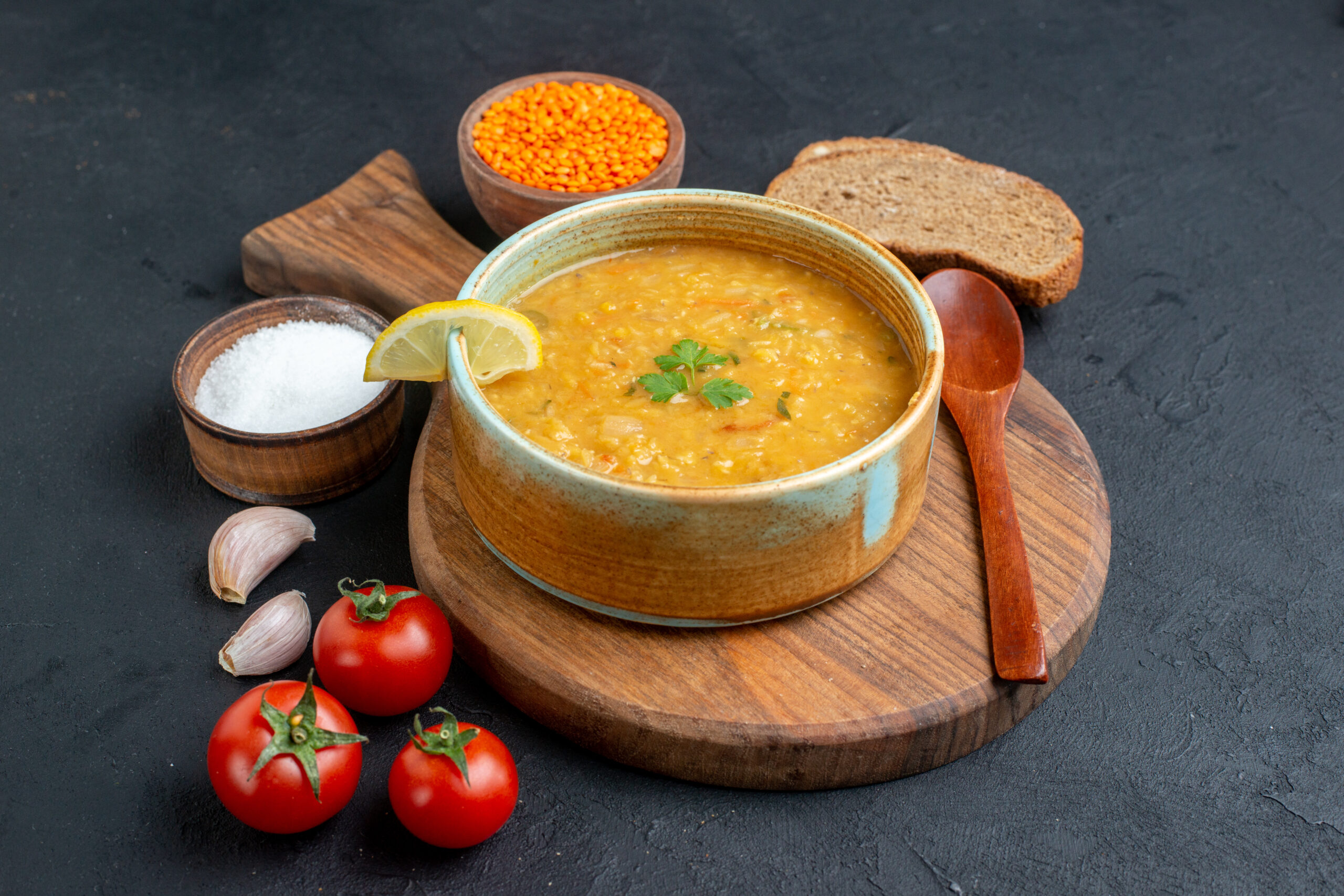 Clube da Horta - sopa de legumes orgânica com lentilhas, tomate e pão