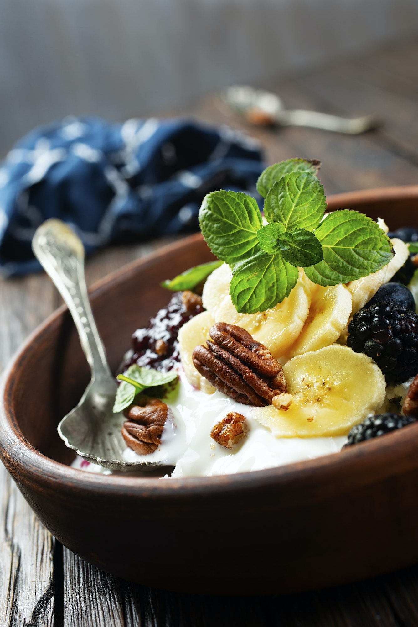 Os benefícios das saladas de frutas orgânicas para a saúde