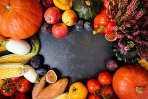 Clube da Horta - frutas frescas e orgânicas encima da mesa 