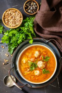 Clube da Horta - Sopa de lentilhas com almôndegas e legumes. 