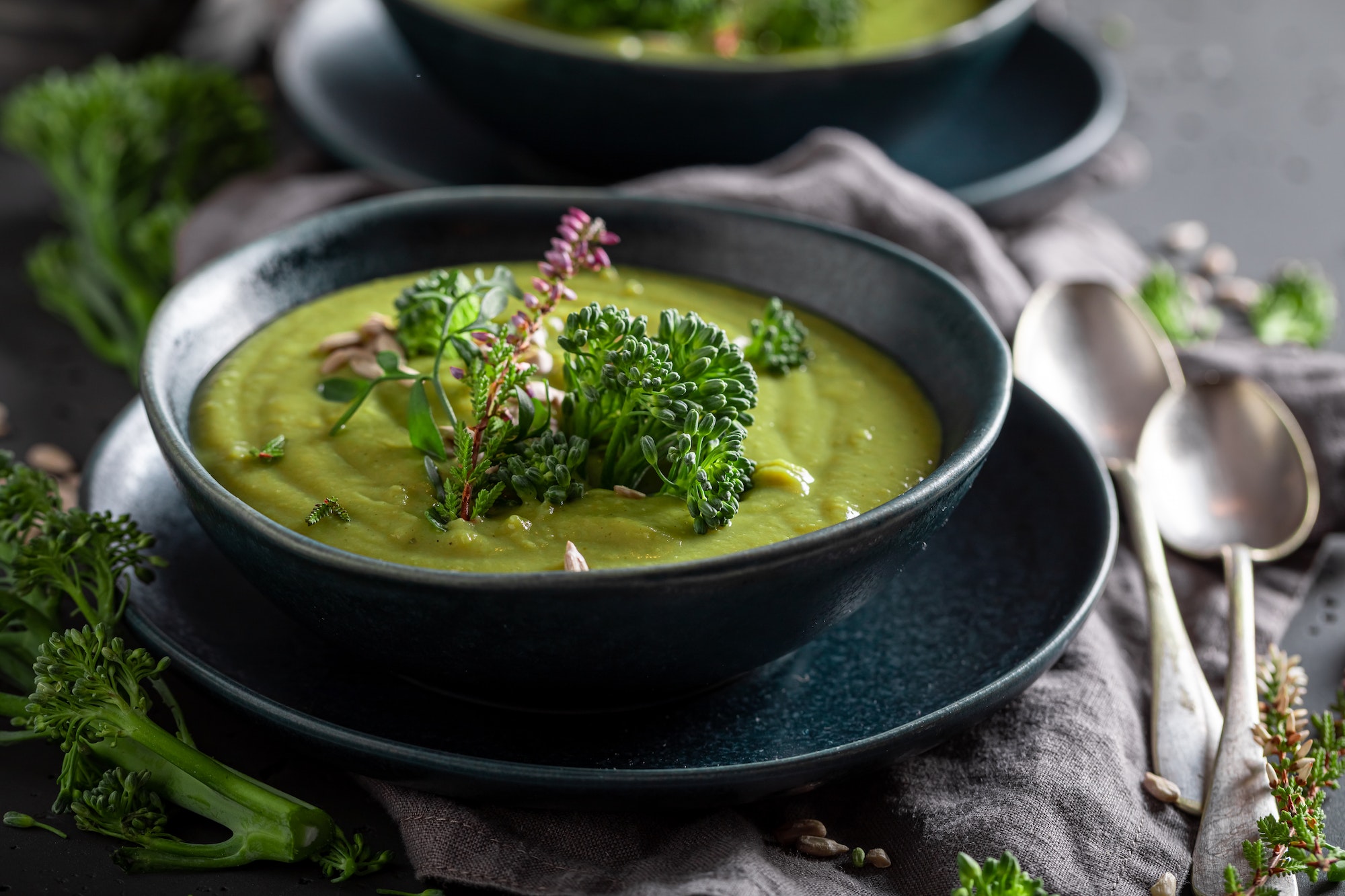 Clube da Horta - Sopa vegana detox de brócolis como entrada saudável e fresca.